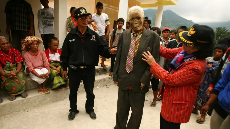 Tradisi Mayat Berjalan di Tana Toraja