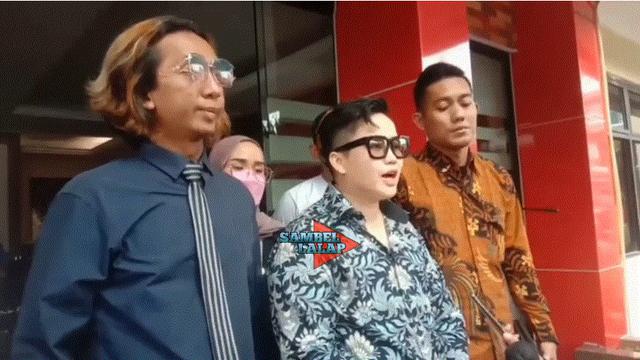 Ade Ratna laporkan Ayu Aulia atas dugaan penganiayaan