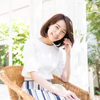 Ilustrasi perempuan cantik dengan aura menyenangkan/copyright shutterstock.com/miya227