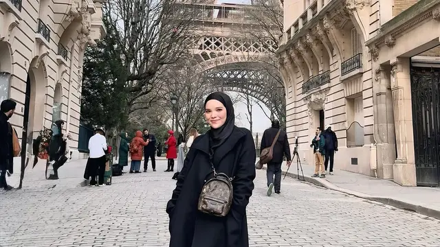 Potret Dhea Natasya, Adik Ipar Shireen dan Zaskia Sungkar (credit: instagram/_dheanatasya)