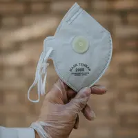 Ilustrasi masker (Photo by Ashkan Forouzani on Unsplash)