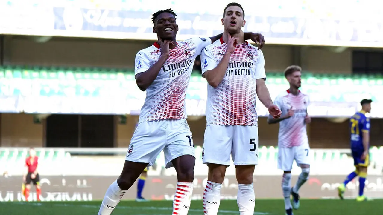 FOTO: Menang di Kandang Verona, AC Milan Tempel Ketat Inter Milan