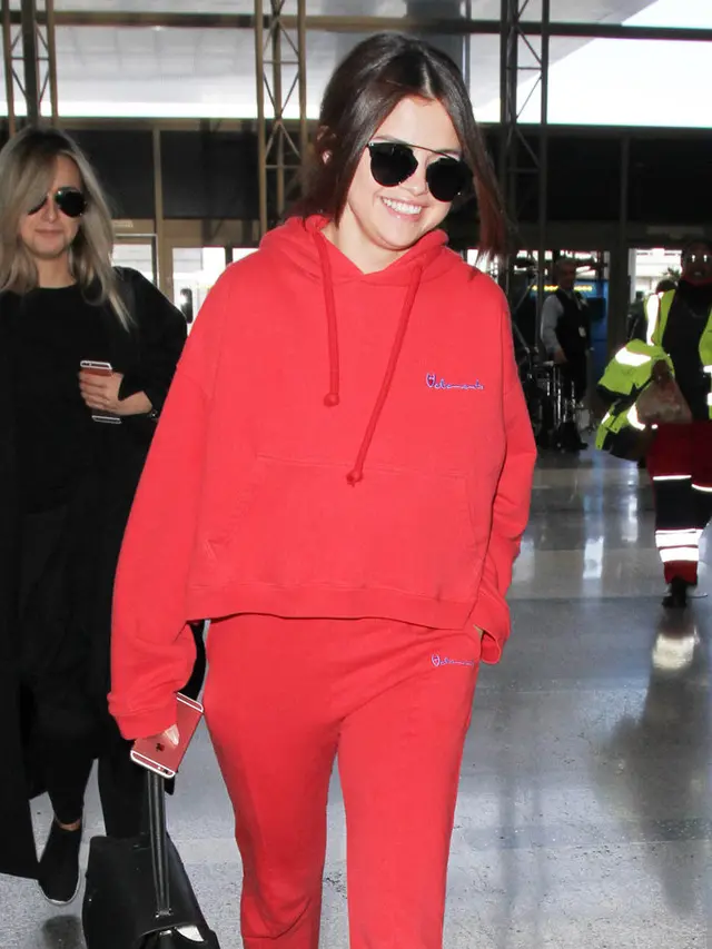 [Bintang] Selena Gomez dan Emma Watson