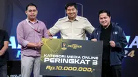 Bola.com meraih penghargaan dalam Malam Apresiasi Piala Presiden 2024 di SCTV Tower, Jakarta Pusat, pada Kamis (19/12/2024) malam WIB. (Bola.com/Bagaskara Lazuardi)