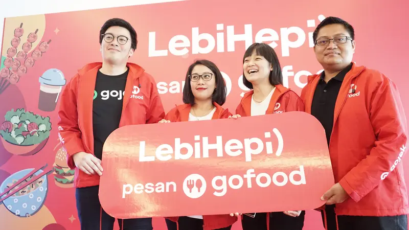 (kiri-kanan) Co-CEO Gojek - Kevin Aluwi, Chief Corporate Affairs Gojek - Nila Marita, Chief Food Officer Gojek Group - Catherine Hindra Sutjahyo, dan Chief Marketing Officer Gojek - Ainul Yaqin pada acara konferensi pers GoFood #LebiHepi di Jakarta (11/2)