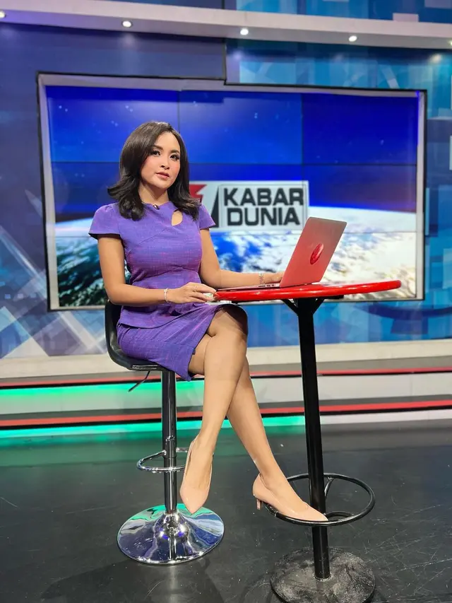 Prima Alvernia merupakan presenter berita dan tayangan olahraga TV One (https://www.instagram.com/p/CekrkPYJkXY/)