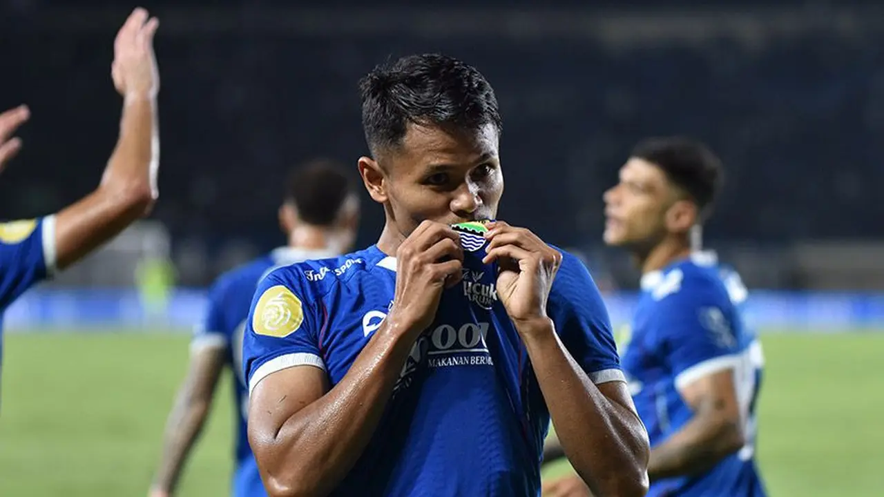 Striker Persib Bandung, Dimas Drajad.