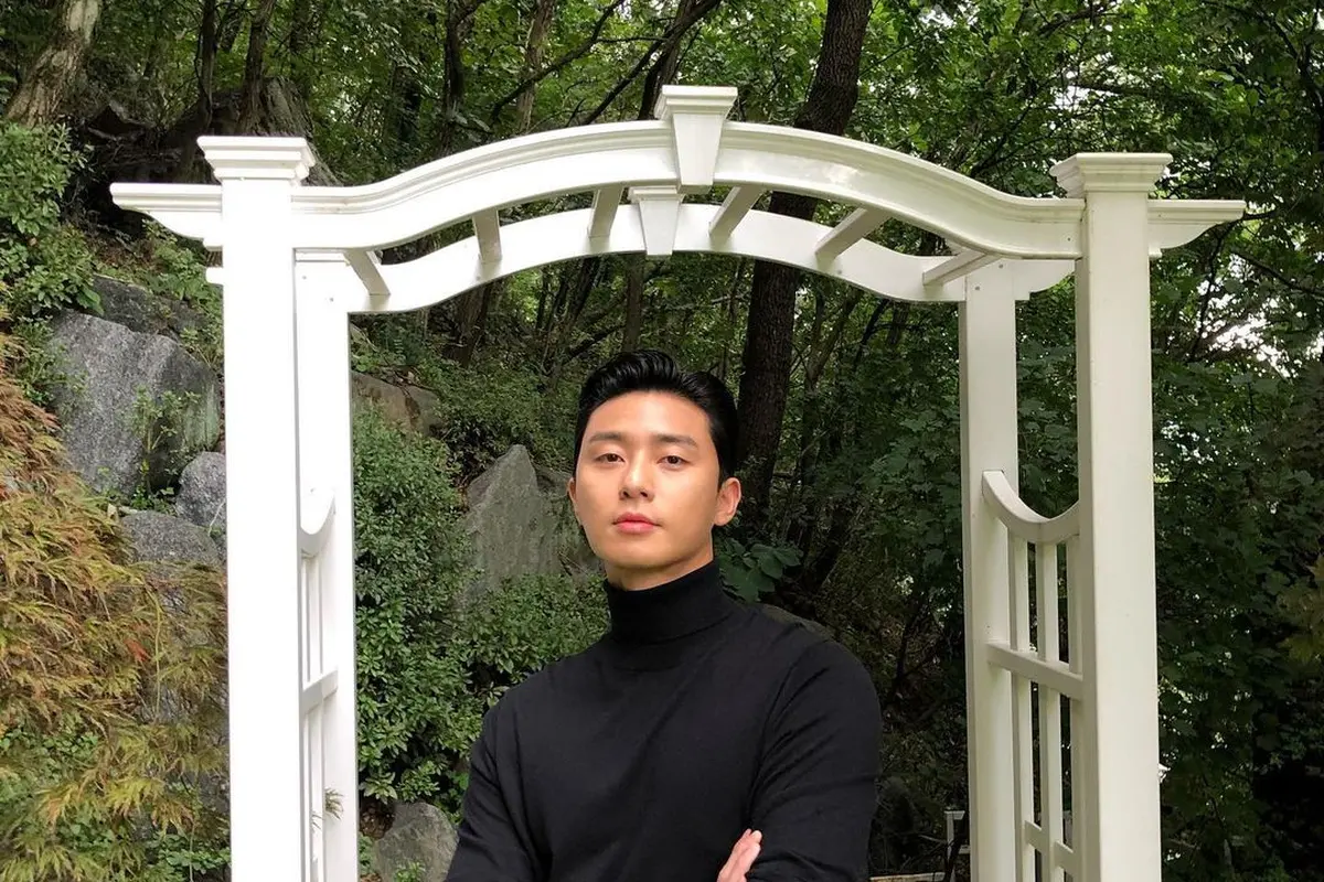 Park Seo JoonMenemani Penggemarnya Belanja Online di Harbolnas 12.12