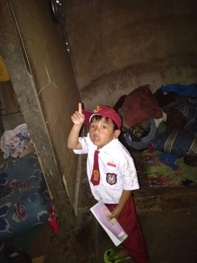 Kisah Jodi, Anak yang ke Sekolah dengan Baju Kotor dan Tanpa Alas Kaki