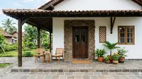 9 Inspirasi Teras Rumah Desa dengan Batu Alam yang Awet Bertahun-tahun