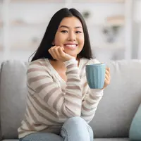 ilustrasi perempuan mandiri bahagia/Prostock-studio/Shutterstock