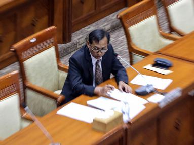 Hakim Tinggi Badan Pengawasan Mahkamah Agung Annas Mustaqim mengikuti seleksi Hakim Agung di ruang sidang Komisi III DPR, Kompleks Parlemen, Senayan, Jakarta, Selasa (28/3/2023). (Liputan6.com/Faizal Fanani)