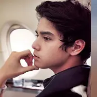 Bandingkan wajah Al Ghazali dari dulu dan sekarang.