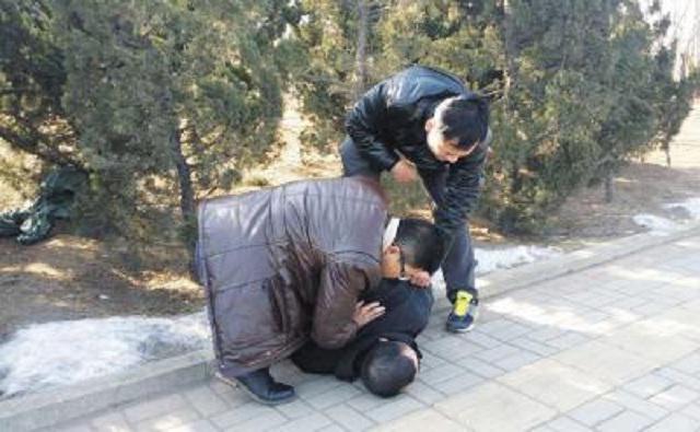 Liu saat ditangkap setelah menculik wanita bermarga Tan yang ingin dijadikannya istri | Photo: Copyright shanghaiist.com