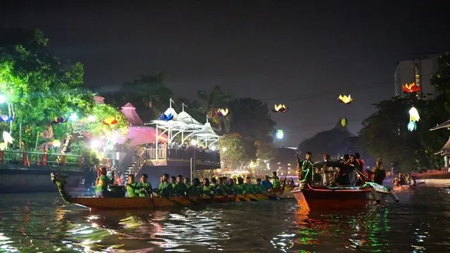Potret Wisata Perahu Sungai Kalimas Surabaya (sumber: humassurabaya)