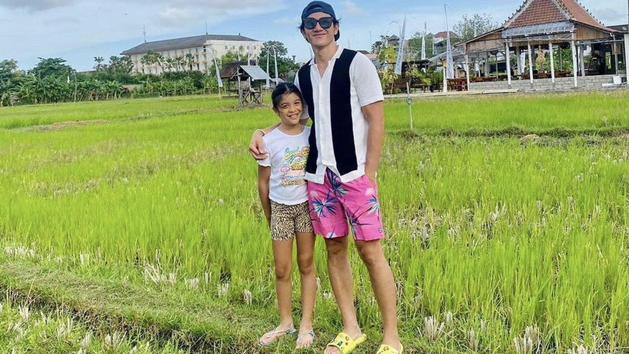 Tampilan Putri Vino G Bastian dan Marsha Timothy