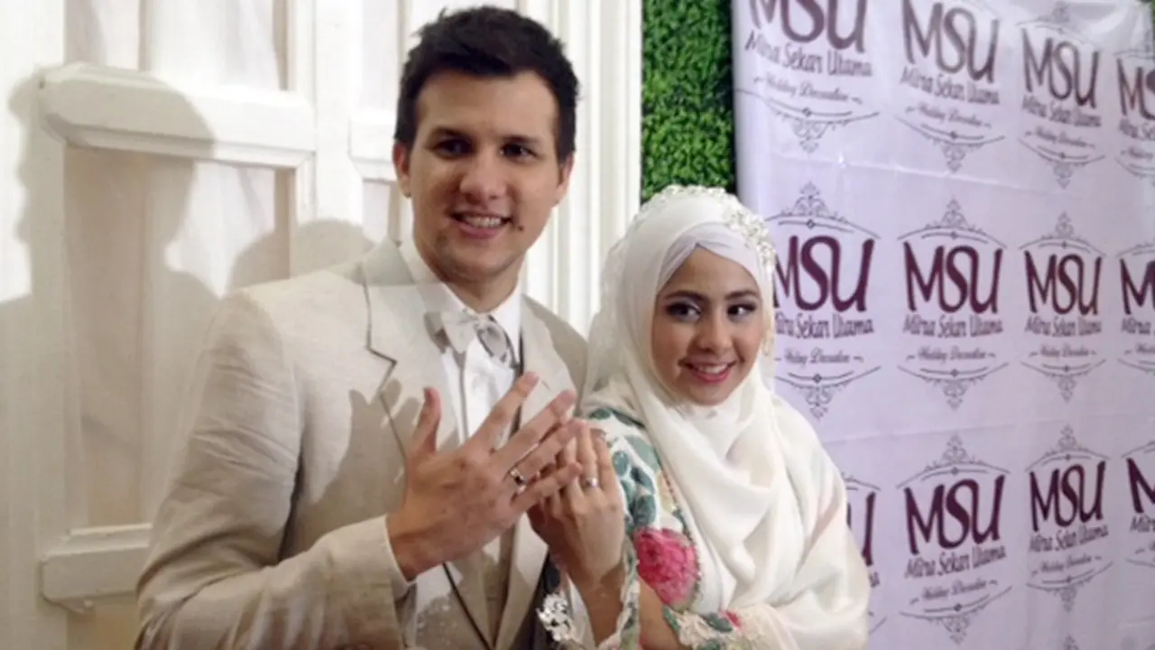 Stuart Collin dan Risty tagor