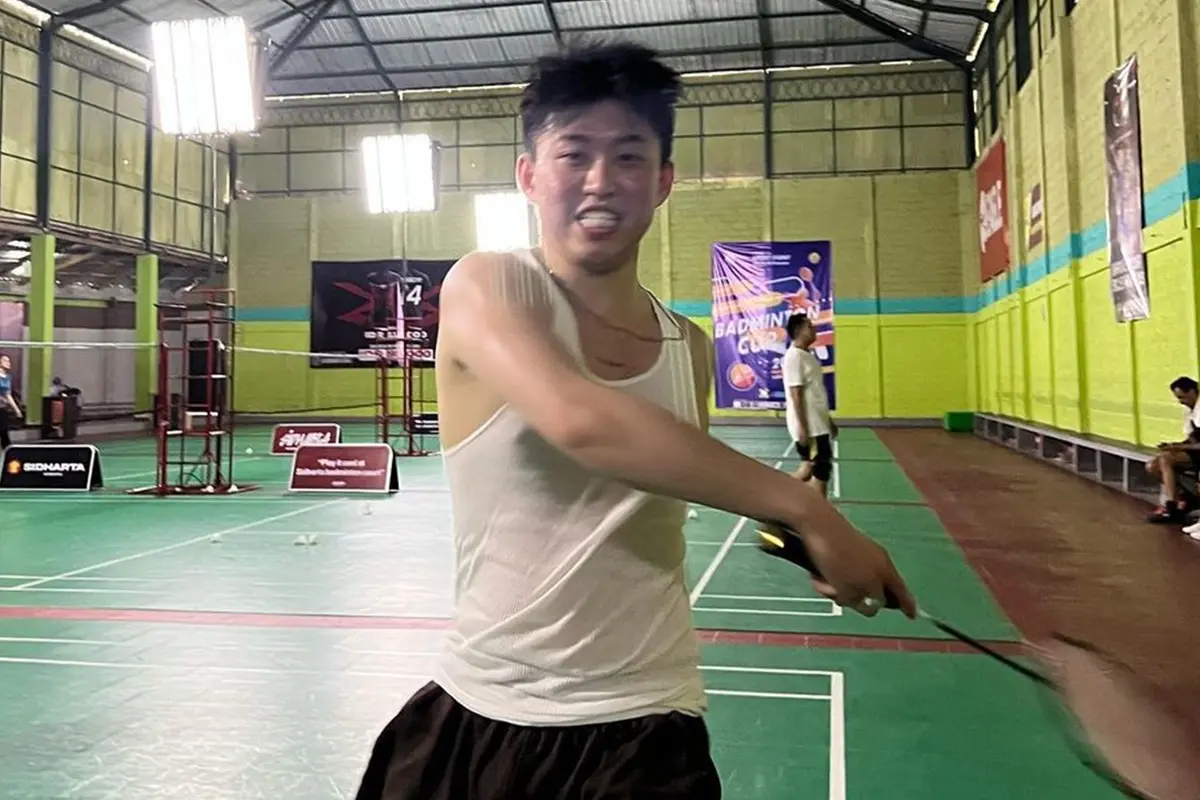 Potret Rich Brian Main Badminton saat Mudik ke Indonesia, Sampai Kelelahan