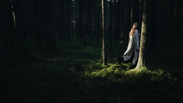 2. Pisces: Si Pemimpi yang Melankolis