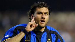 4. Christian Vieri - Salah satu striker terbaik asal Italia ini juga kerap pindah-pindah klub. Tercatat ada sekitar 13 klub yang pernah diperkuat Christian Vieri sepanjang kariernya. (AFP/Pierre-Philippe Marcou)