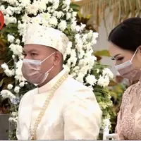 Vicky Prasetyo - Kalina Ocktaranny (Foto: YouTube)