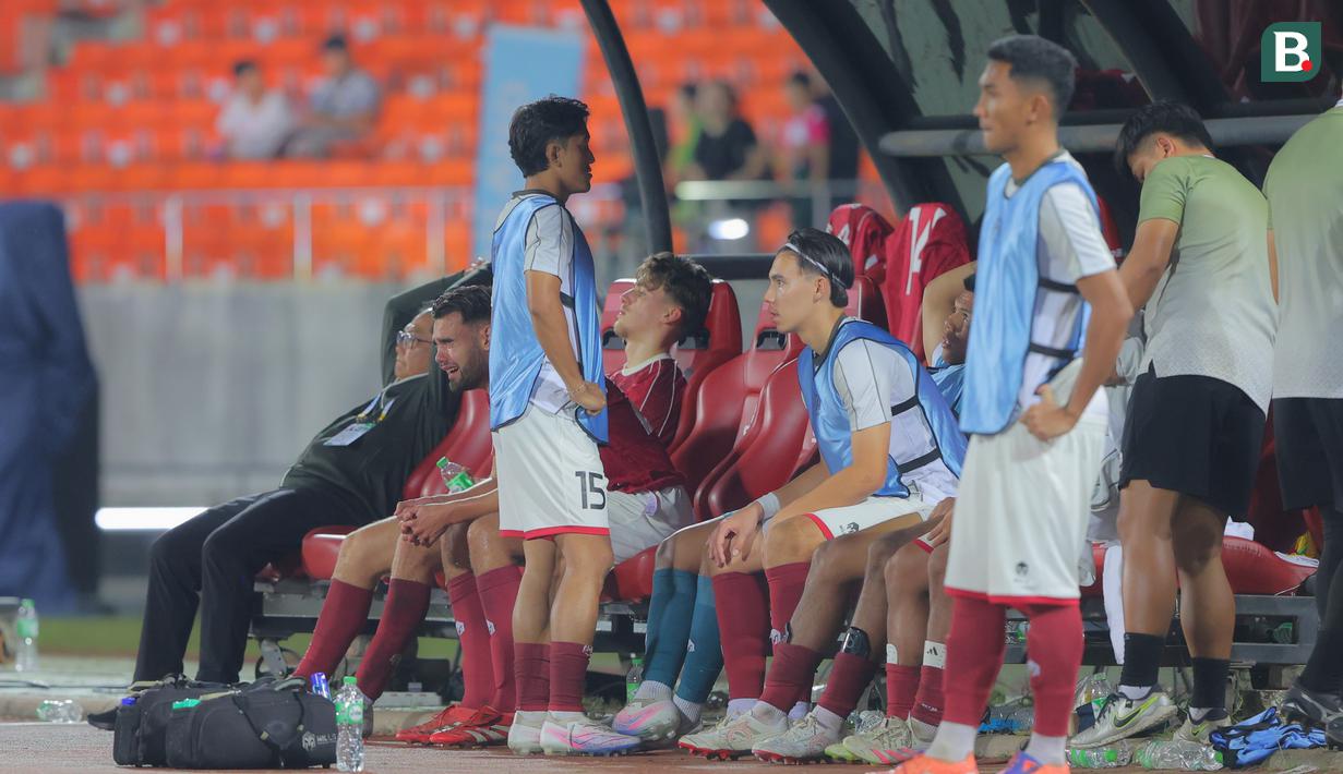 Raut muka kekecewaan para pemain Timnas Indonesia U-22 setelah selesai bertanding Timnas Indonesia U-22 melawan Myanmar U-22 di Stadion 700th Anniversary, Chiang Mai, Jumat (12/12/2025) malam WIB.