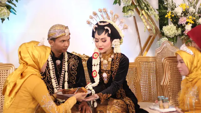 Pernikahan adat Jawa