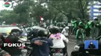Tak hanya aksi sweeping ke sesama pengemudi, unjuk rasa ojek online hari ini juga menghambat laju kendaraan istri Wapres Mufidah Kalla, yang hendak menuju Istana.