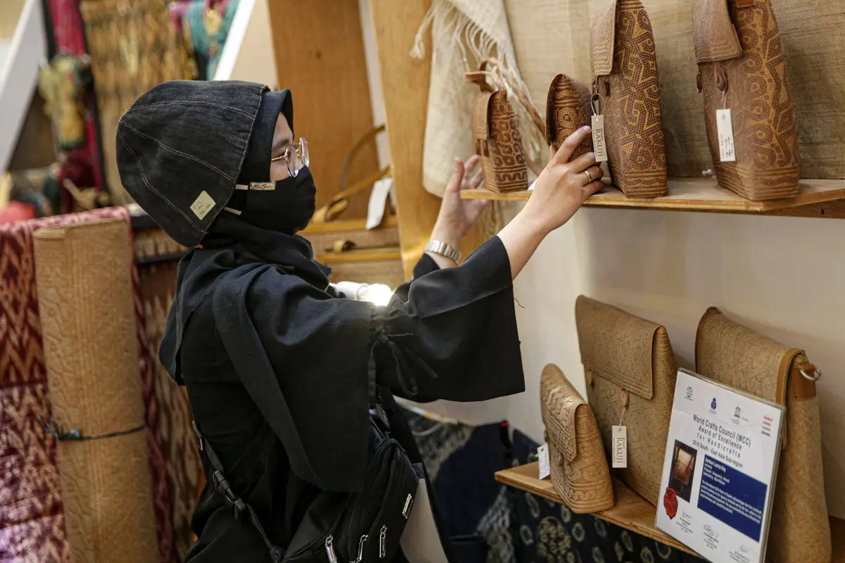 FOTO: Mengunjungi Pameran Produk UMKM dalam Program Bangga Buatan Indonesia