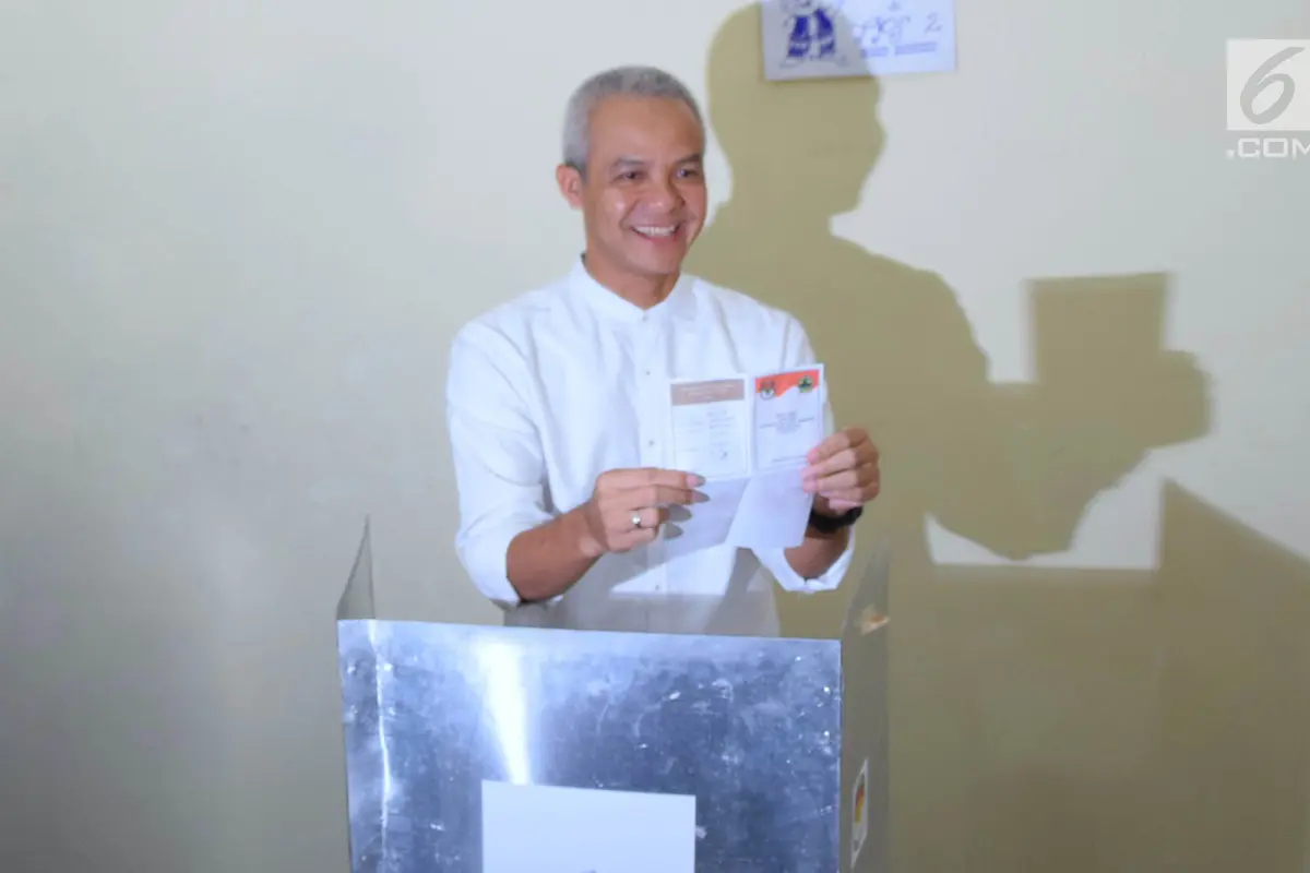 Ganjar Pranowo Mencoblos