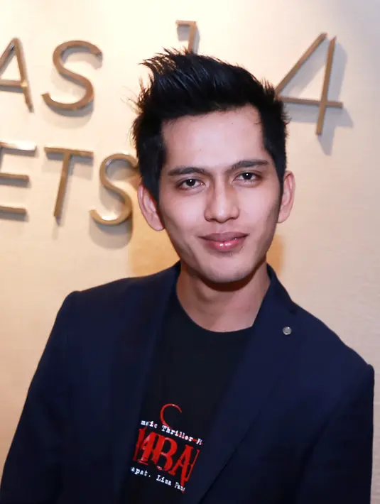 Sebagai info, dalam film Kembar 5, Ilyas Bachtiar berperan sebagai Jagad, laki-laki bersifat baik dan tulus yang dekat dengan Gendis (diperankan oleh Yuki Kato).(Wimbarsana/Bintang.com)