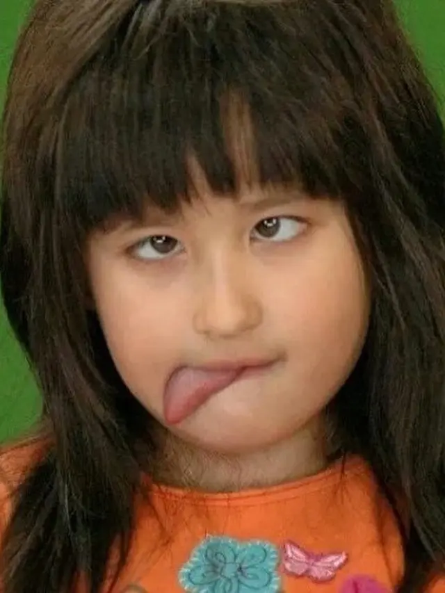 Dulu Punya Rambut Pendek Berponi, Ini 6 Potret Masa Kecil Stephanie Poetri