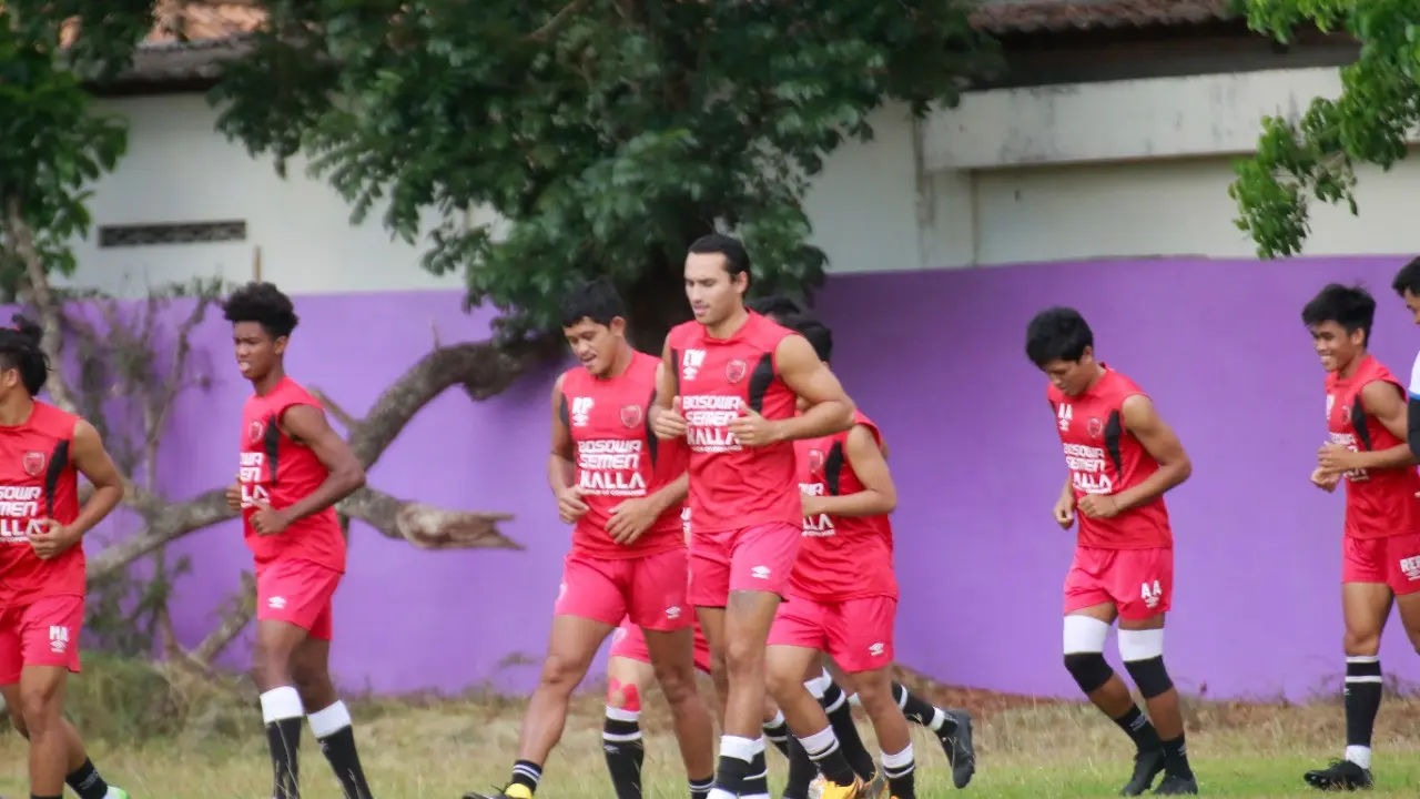 Ezra Walian