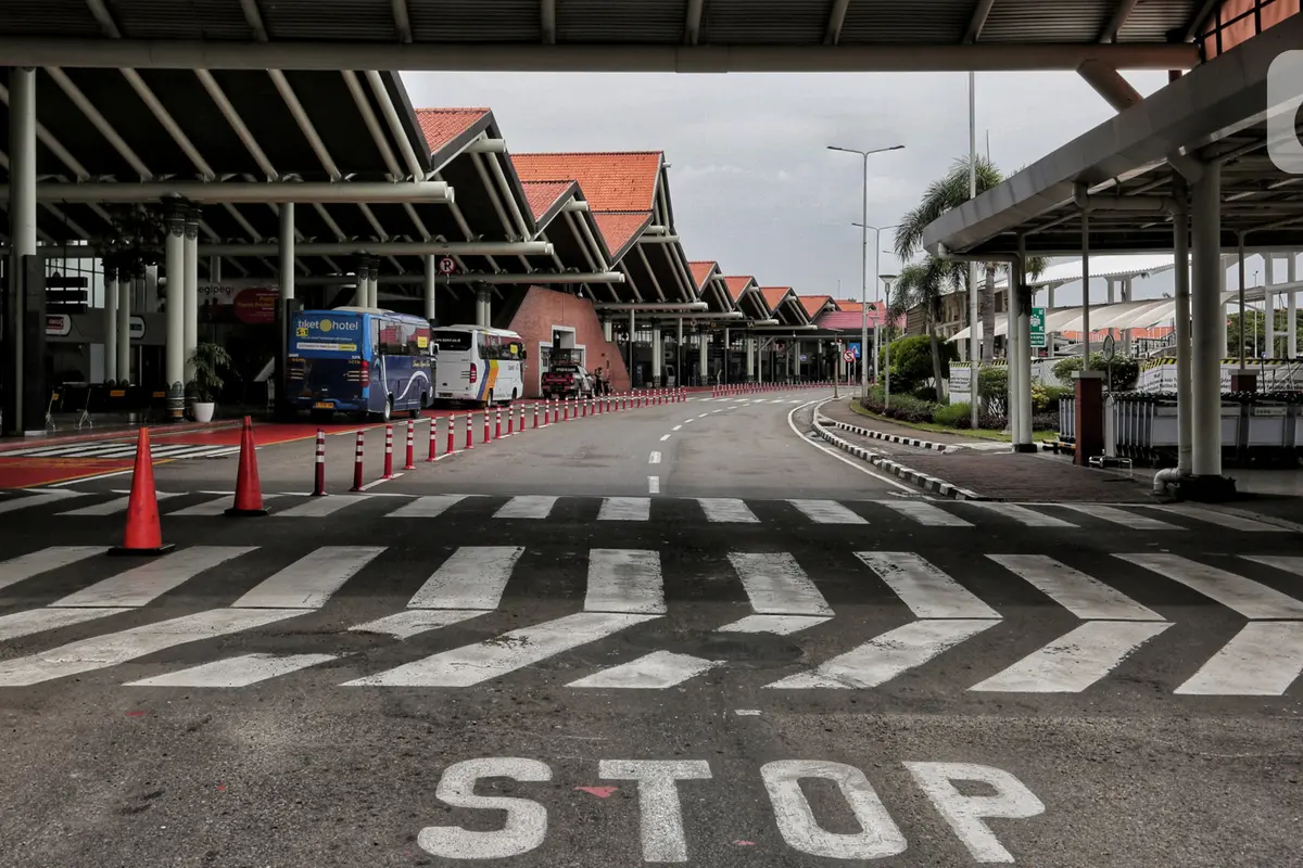 Penampakan Bandara Soetta Saat Penghentian Sementara Operasional