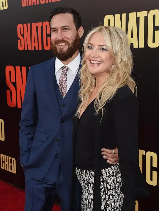 “Dia (Kate Hudson) tergila-gila pada Danny dan berpaling begitu cepat. Sebenarnya mereka juga tinggal di satu rumah, tepatnya di kediaman Kate. Mereka telah habiskan waktu bersama-sama,” pungkasnya. (AFP/VALERIE MACON)