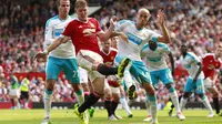 Cerita Lucu Bek Newcastle Takut Diculik Sopir Taksi 
