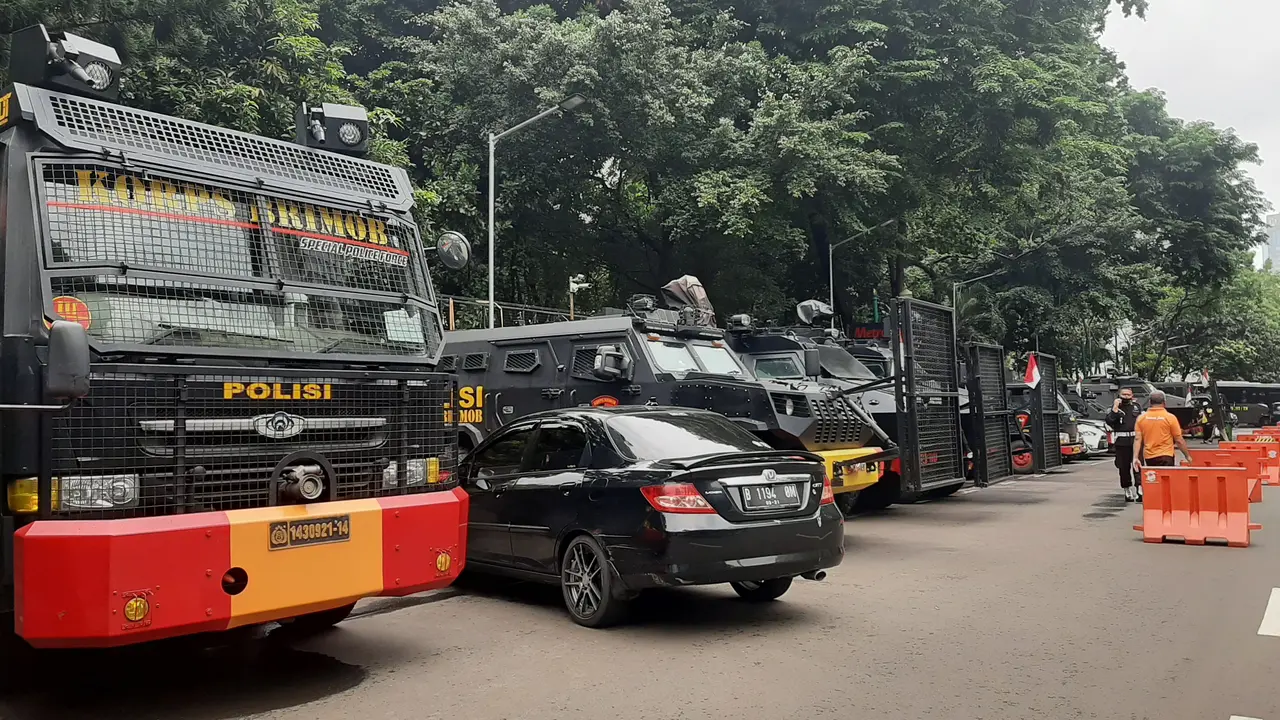 Jelang Pemeriksaan Rizieq Shihab, TNI dan Brimob Siaga