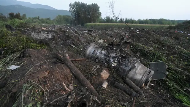 Pesawat Kargo Antonov-12 Jatuh dan Meledak di Yunani