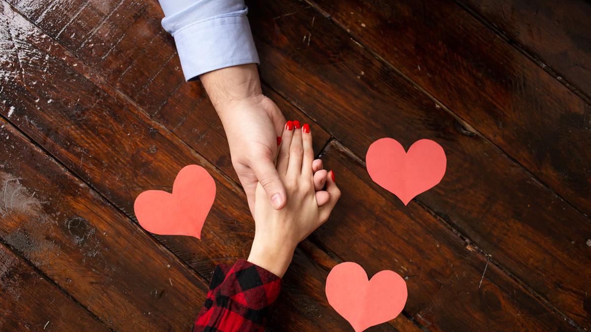 5 Zodiak yang Dipercaya Akan Beruntung dalam Asmara di Desember 2025