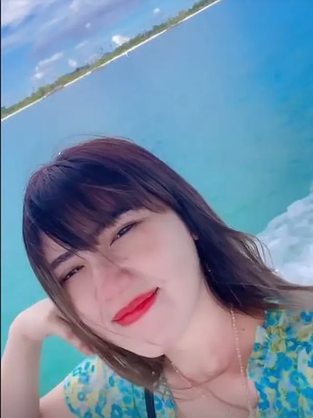 6 Momen Seru Via Vallen Liburan di Belitung, dari Kuliner hingga Snorkeling