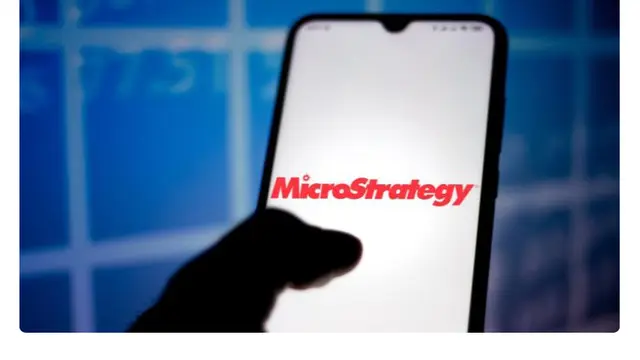 Podcaster Terkenal Ini Ejek Aksi Borong Bitcoin Microstrategy