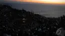 Tarian Kecak ini bisa ditemukan di beberapa tempat di Bali, tapi yang di Uluwatu adalah yang paling menarik untuk ditonton karena atraksinya bersamaan dengan sunset atau matahari tenggelam, Bali (31/8/2014) (Liputan6.com/Herman Zakaria)