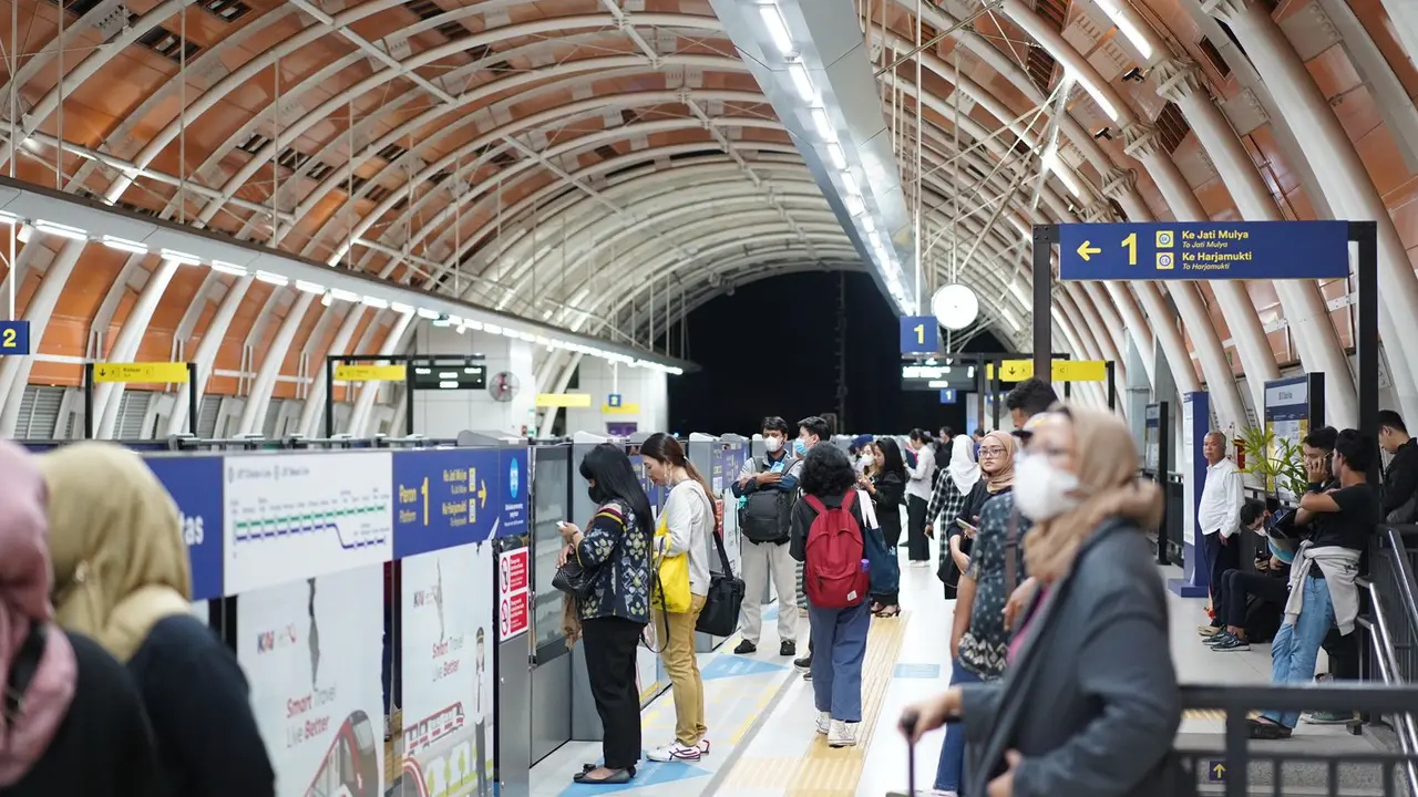 PT Kereta Api Indonesia (Persero) menambah waktu operasional bagi LRT Jabodebek pada malam Tahun Baru 2025. (Foto: istimewa)