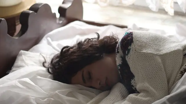 [Bintang] Kata Astrologer: Nangis, 5 Zodiak Ini Pilih Sembunyi di Kamar