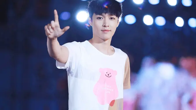 Lay EXO