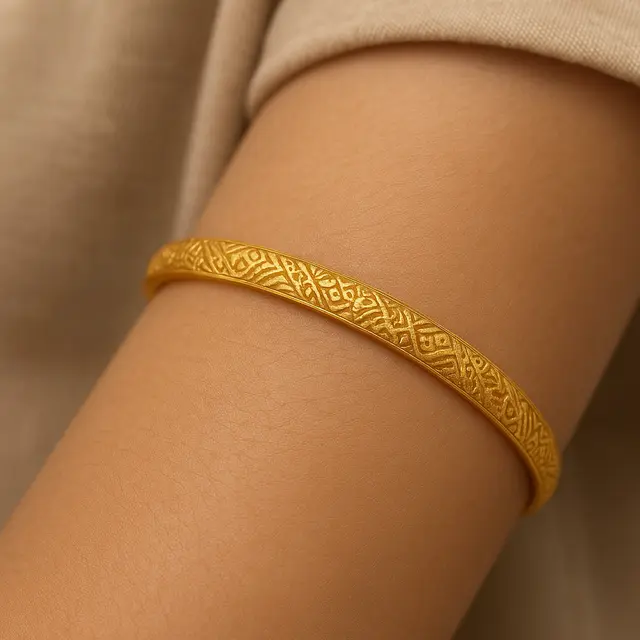 3. Gelang Etnik Motif Batik