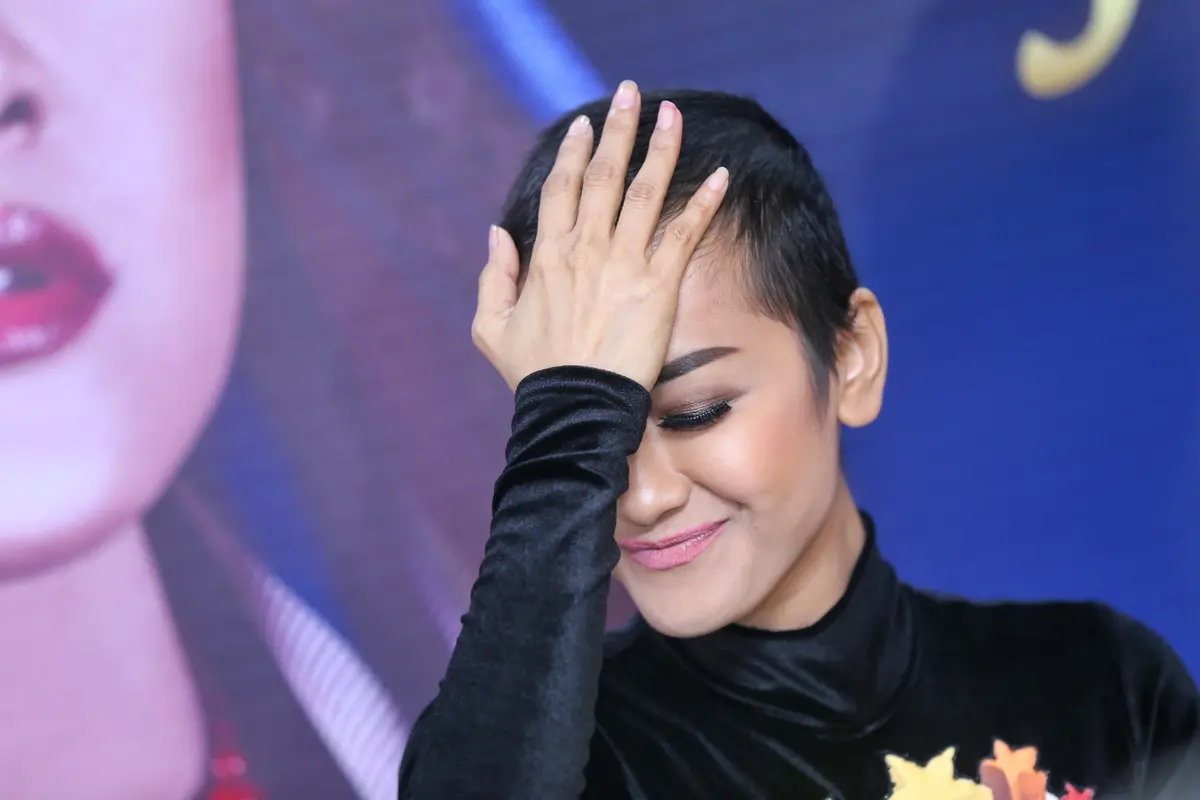 Julia Perez ikut berkomentar mengenai kemenangan Donald Trump sebagai Presiden Amerika. (Adrian Putra/bintang.com)