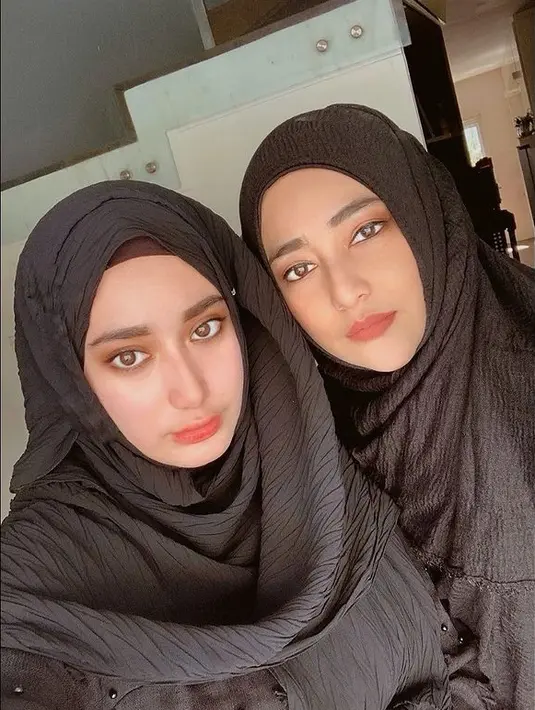 <p>Gadis kelahiran 27 Maret tahun 2000 ini bahkan sempat disebut sosok kembaran dari sang ibu, Cindy Fatika Sari. (FOTO: instagram.com/osnapitzcha/)</p>