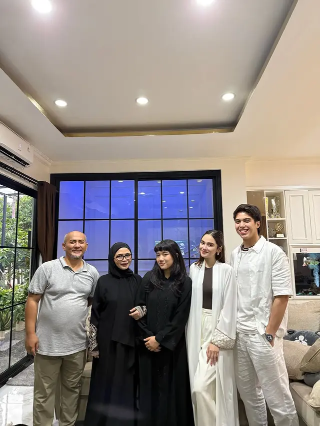 Potret Ruang Keluarga Rumah Syifa Hadju