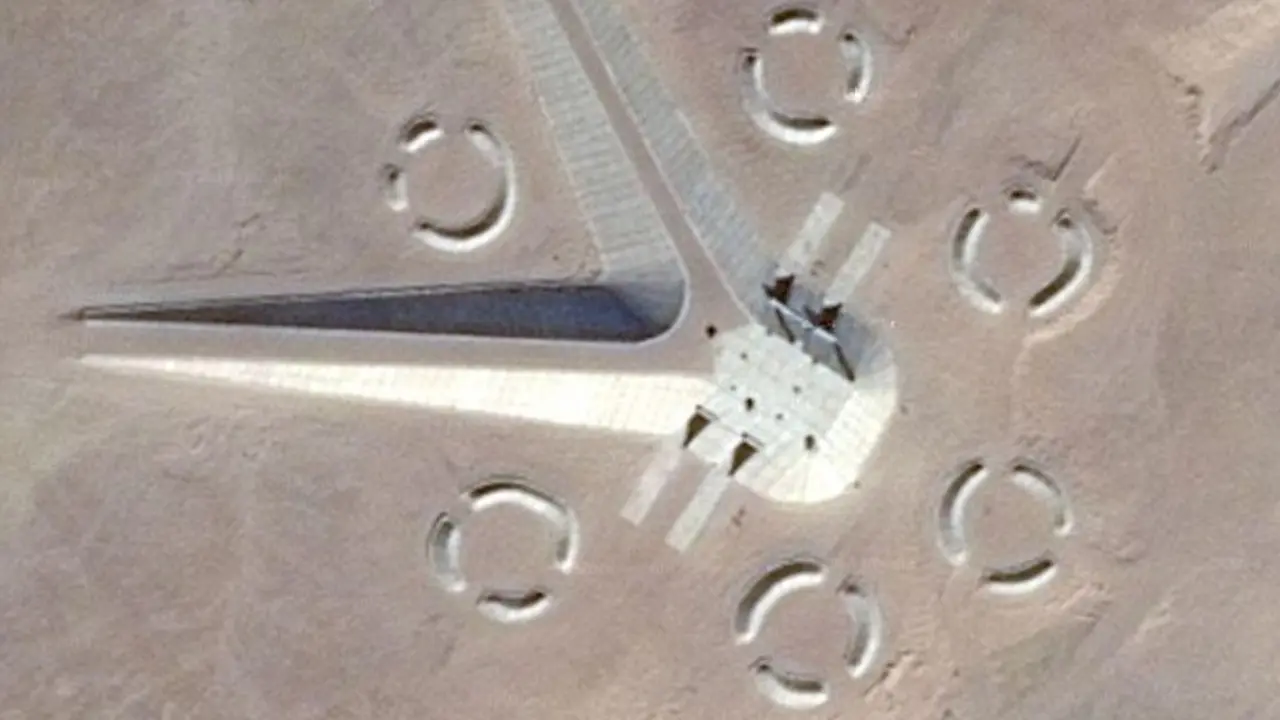 Bangunan Aneh Terlihat di Google Earth, Pertanda Invasi UFO?